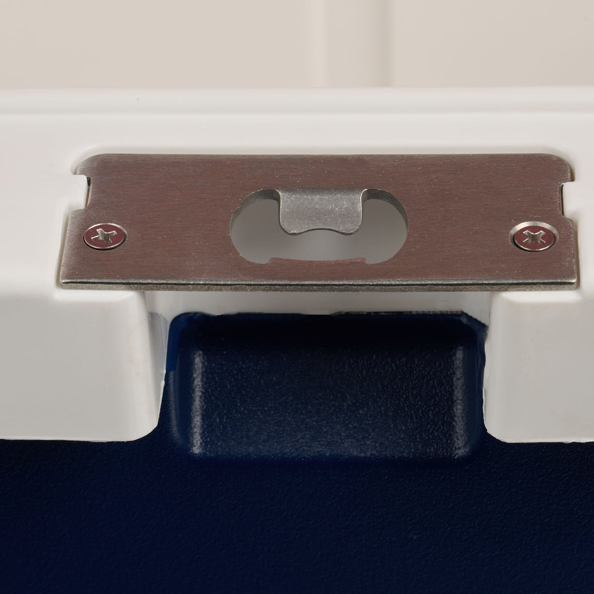 trailmate-25-qt-cooler-h8 00033130-BO.jpg