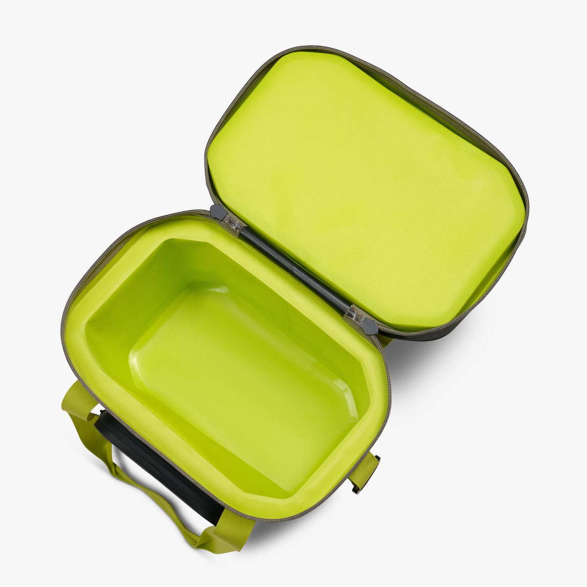 trailmate-18-can-cooler-bag-l7 00066772-O2.jpg