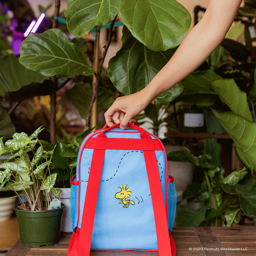 snoopy-mini-convertible-backpack-cooler-g7 Peanuts_Part_2_NATIVE_PDP_Backpack.gif
